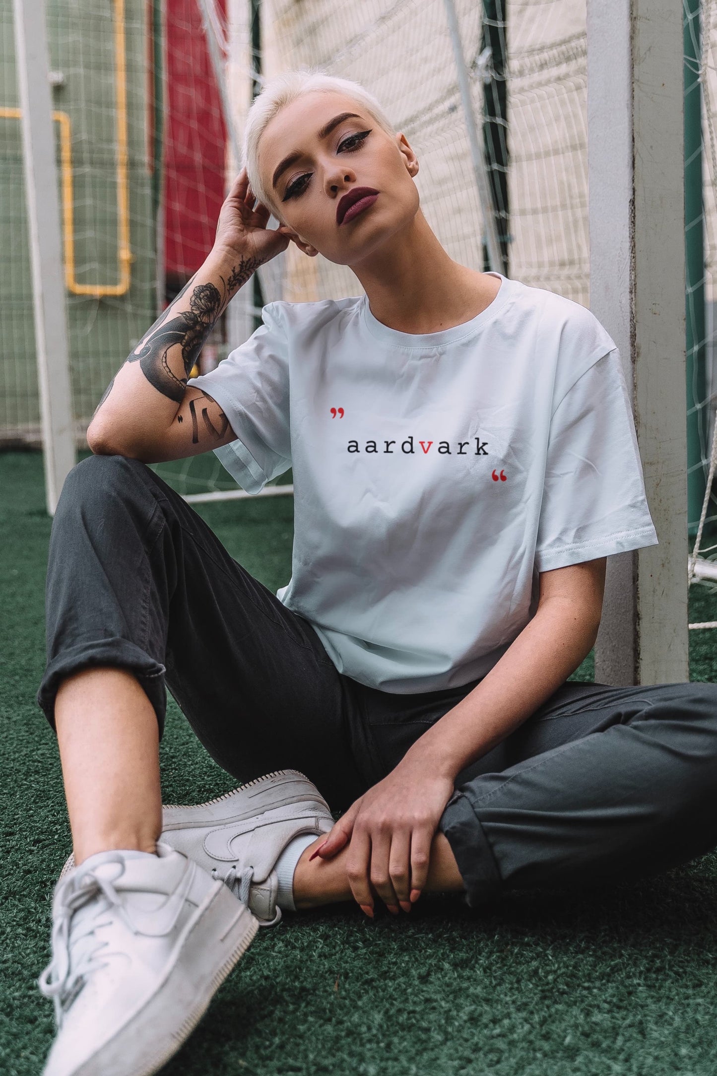 Aardvark Typography Typeset Typewriter Modern Minimalist Premium Unisex Classic Crewneck T-shirt (WHITE)